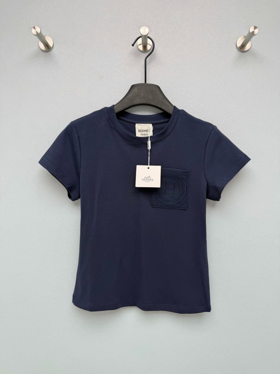 エルメス HERMES 刺繍入りポケット アパレル トップス 半袖 アパレル 半袖Ｔシャツ コットン ブルー 未使用 H刺繍ポケット付き 鹿の子 Tシャツ コットン ブルー エルメス – RECLO
