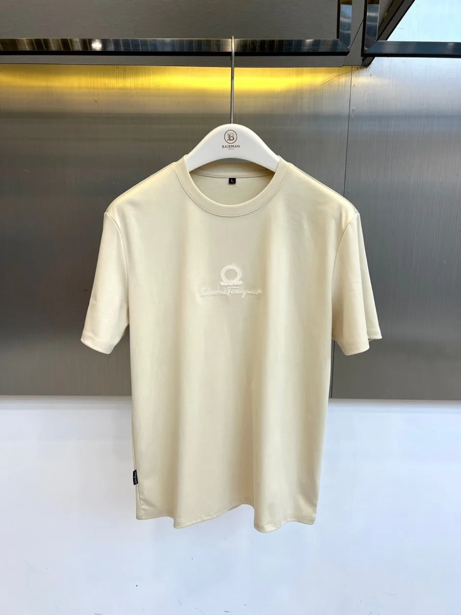 カジュアル 洗練された 半袖Tシャツ サルヴァトーレ・フェラガモ Tシャツ 偽物 ベージュ