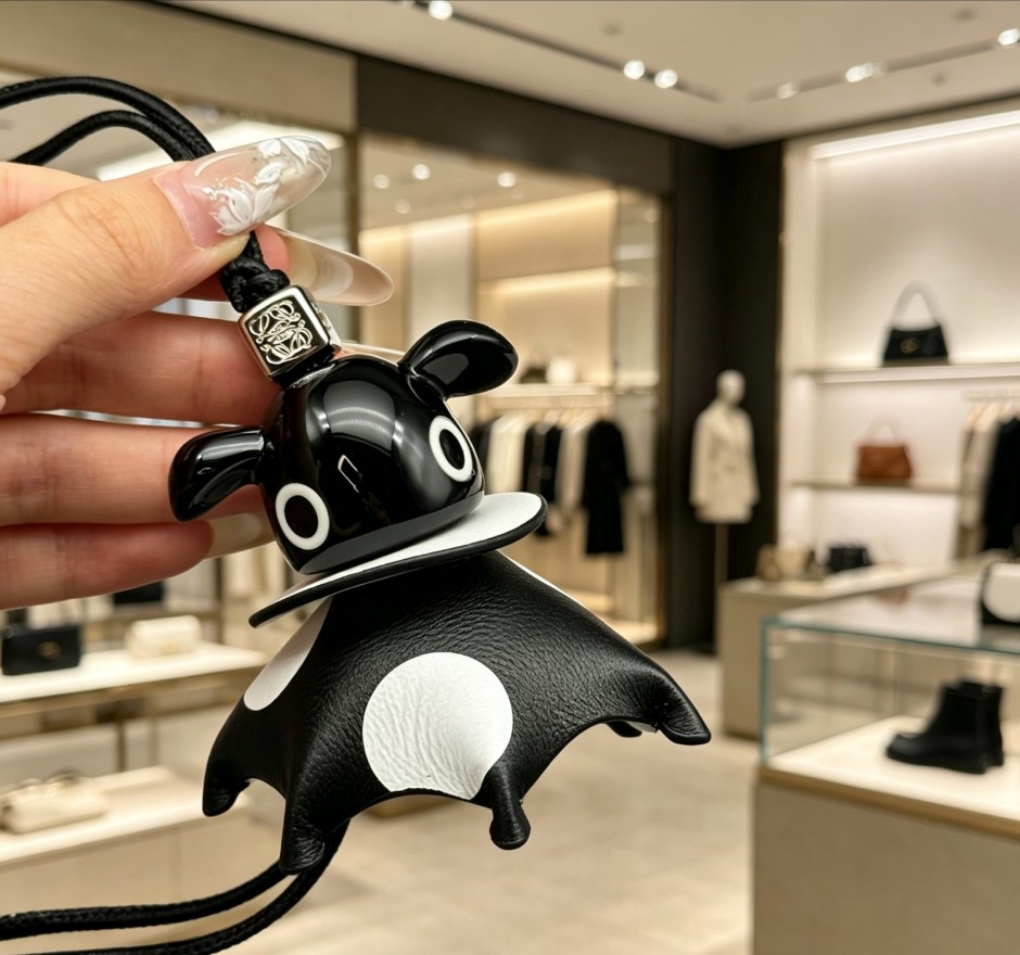 遊び心満載 ポルカ パズ チャーム ロエベ キーホルダー コピー 合わせ