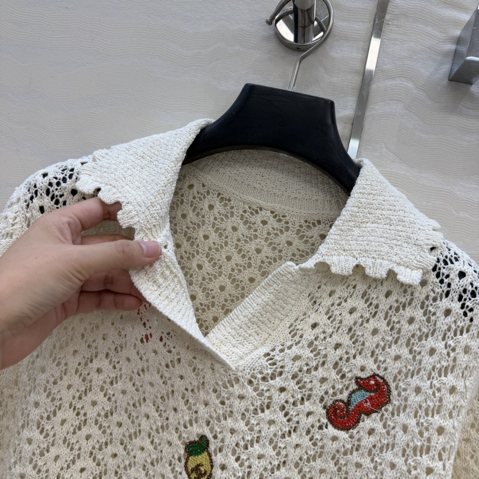 CHANEL透かし編みニット 刺繍入り 透かし編み ニット ポロシャツ シャネル ニット 偽物 オフ