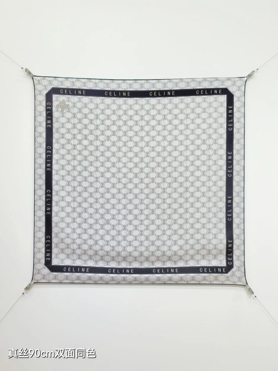 セリーヌ スカーフ コピー 90x90cm トリオンフ 総柄 シルク スクエアスカーフ 