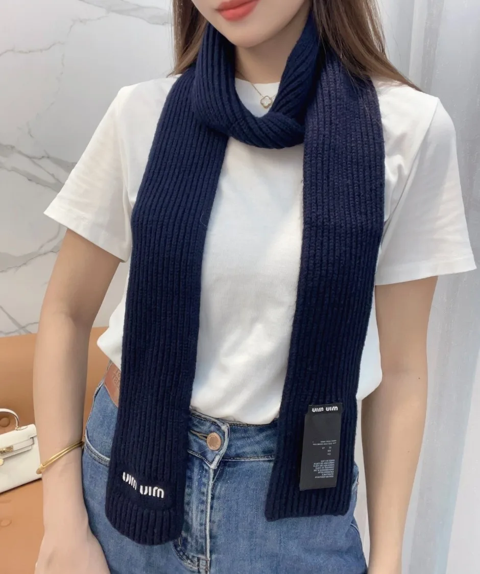 シンプル ロゴ入り ニットマフラー ミュウミュウ スカーフ 偽物 ウール ネイビー シンプル ロゴ入り ニットマフラー ミュウミュウ スカーフ 偽物 ウール ネイビー