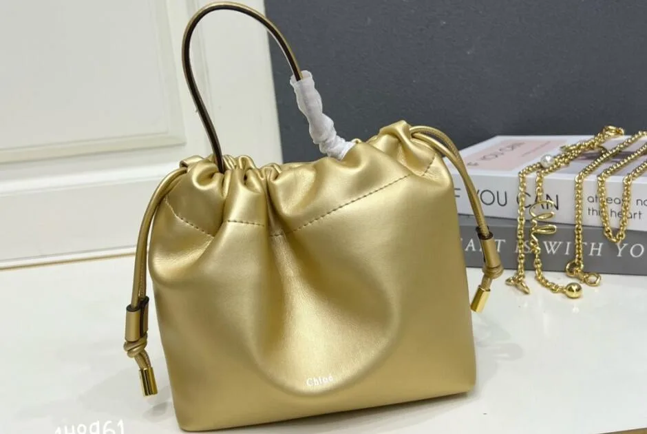 CHLOÉ ICONSショルダーバッグ クロエ バッグ コピー チェーン付き ゴールド CHLOÉ ICONSショルダーバッグ クロエ バッグ コピー チェーン付き ゴールド