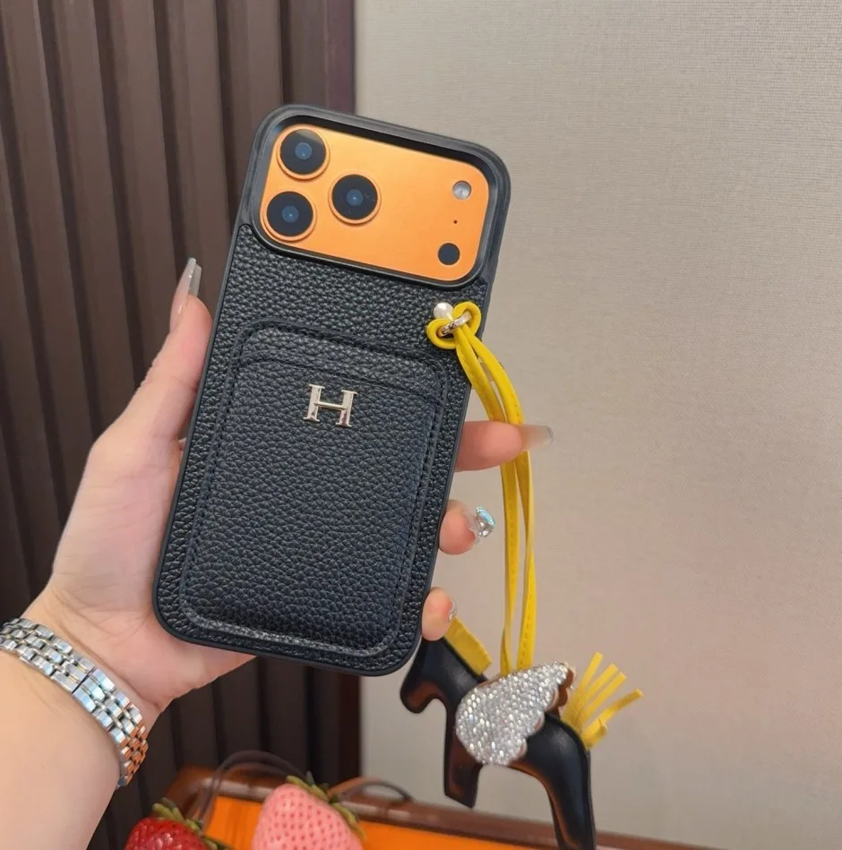 カード収納 チャーム付き スマホケース エルメス アイフォンケース 偽物 iPhone17 カード収納 チャーム付き スマホケース エルメス アイフォンケース 偽物 iPhone17