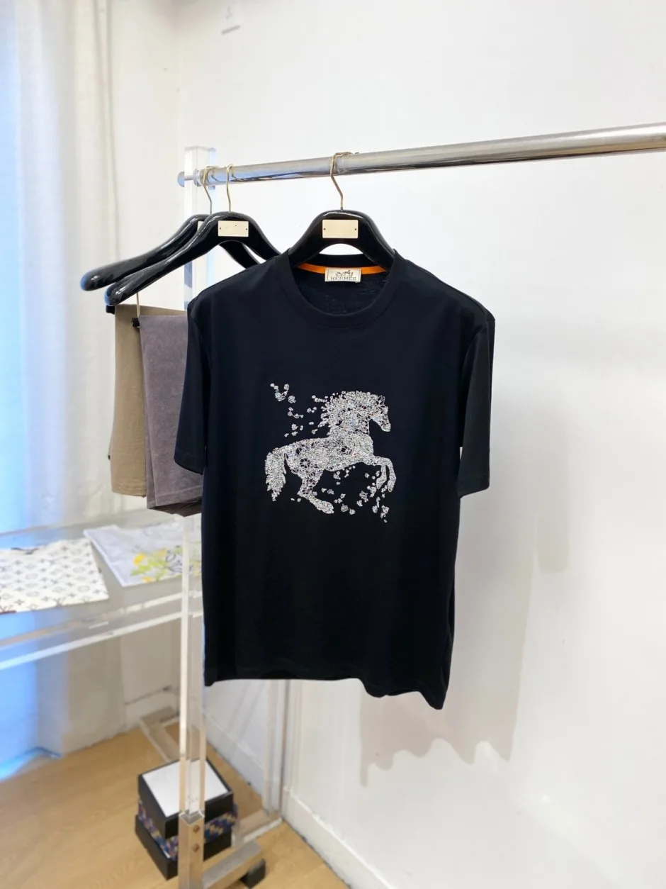 ホースモチーフ クルーネック 半袖Tシャツ エルメス Tシャツ 偽物 ブラック ホースモチーフ クルーネック 半袖Tシャツ エルメス Tシャツ 偽物 ブラック