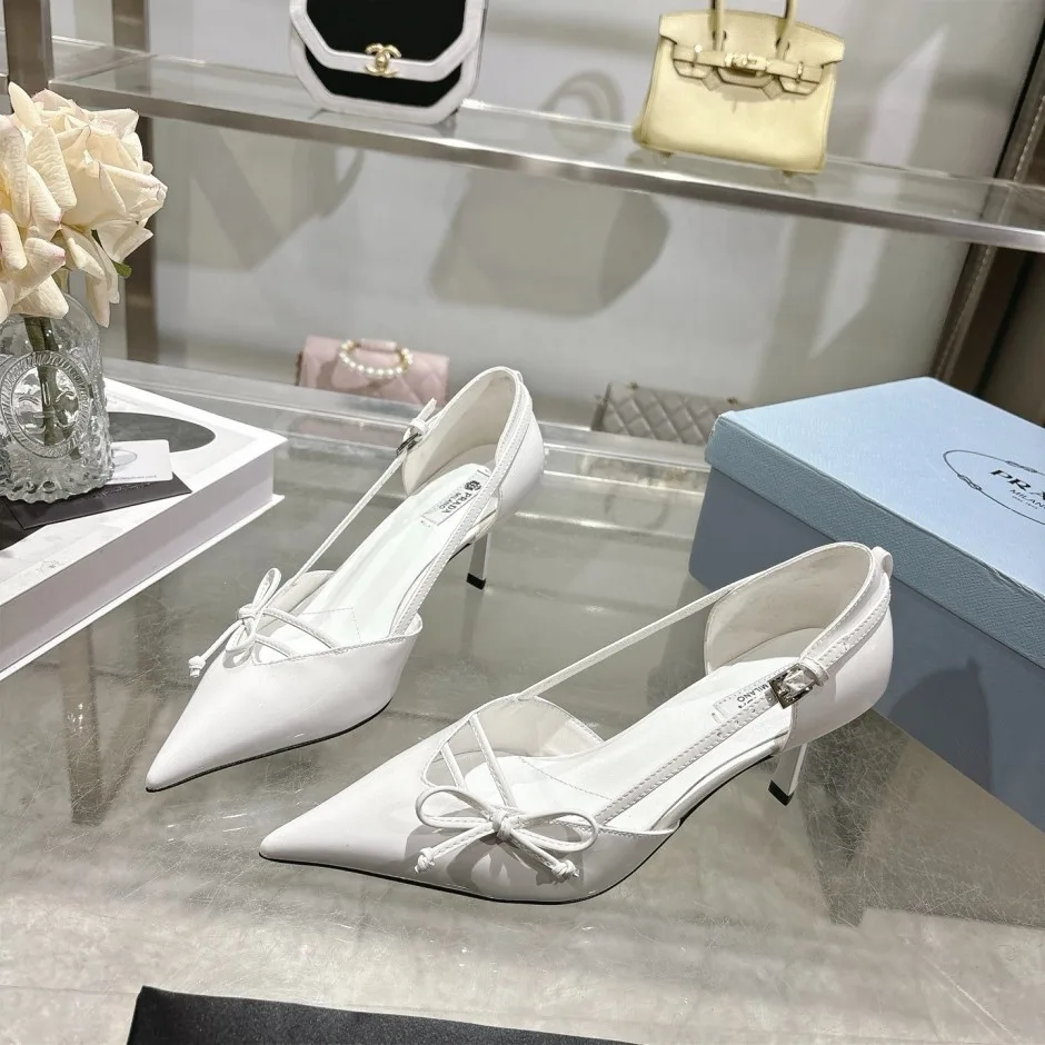 オープンサイド レザー パンプス プラダ スーパーコピー ポインテッドトゥ ホワイト
