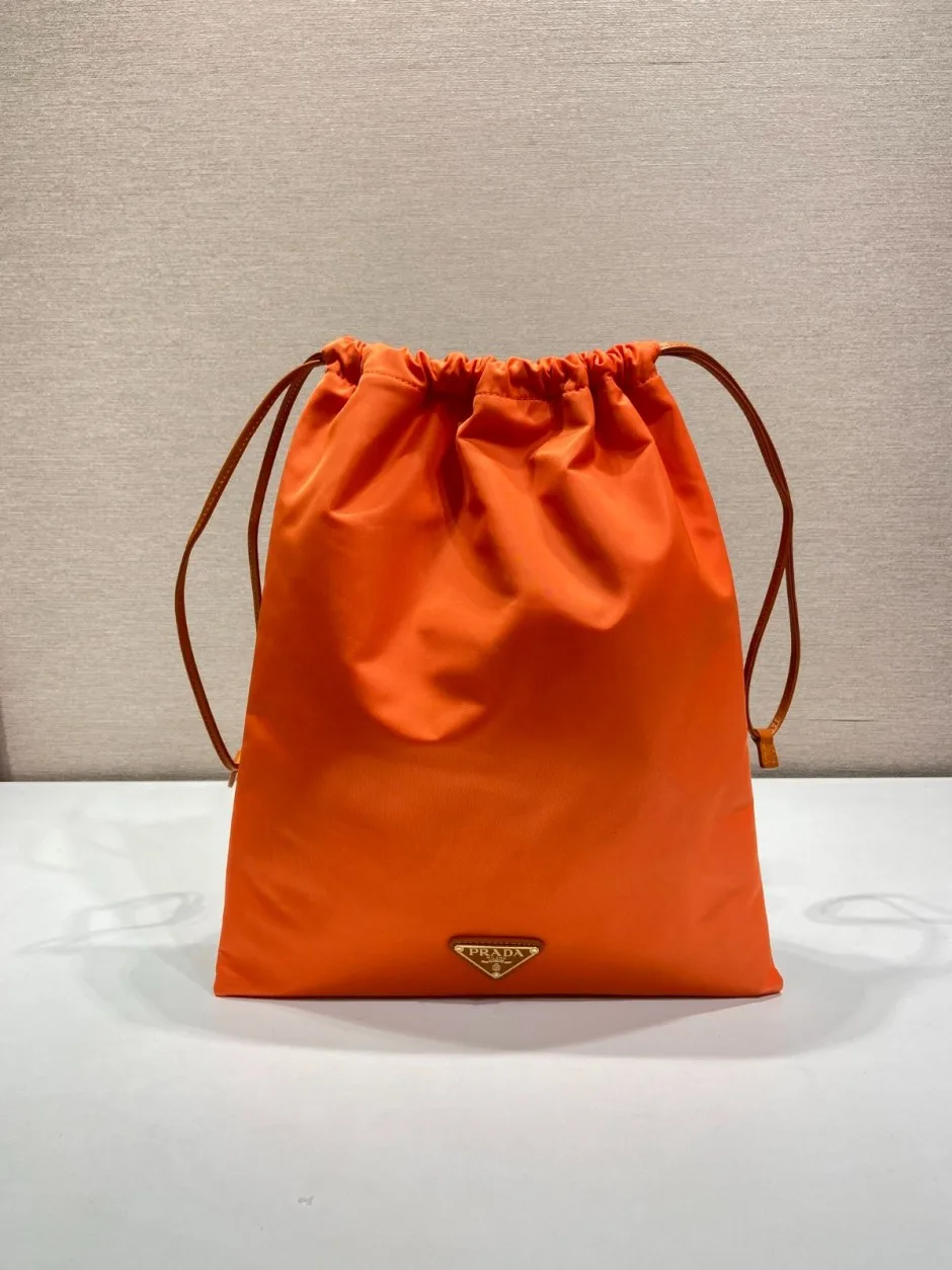 大人気 ドローストリングポーチ プラダ バッグ スーパーコピー 1NK001 オレンジ 大人気 ドローストリングポーチ プラダ バッグ スーパーコピー 1NK001 オレンジ