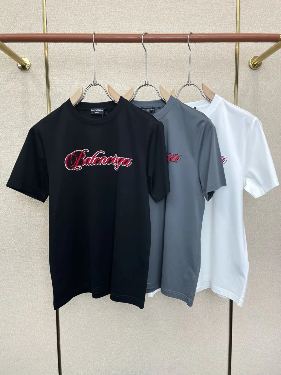 【3色展開】ロゴプリント 半袖Tシャツ バレンシアガ Tシャツ 偽物 合わせやすい 【3色展開】ロゴプリント 半袖Tシャツ バレンシアガ Tシャツ 偽物 合わせやすい
