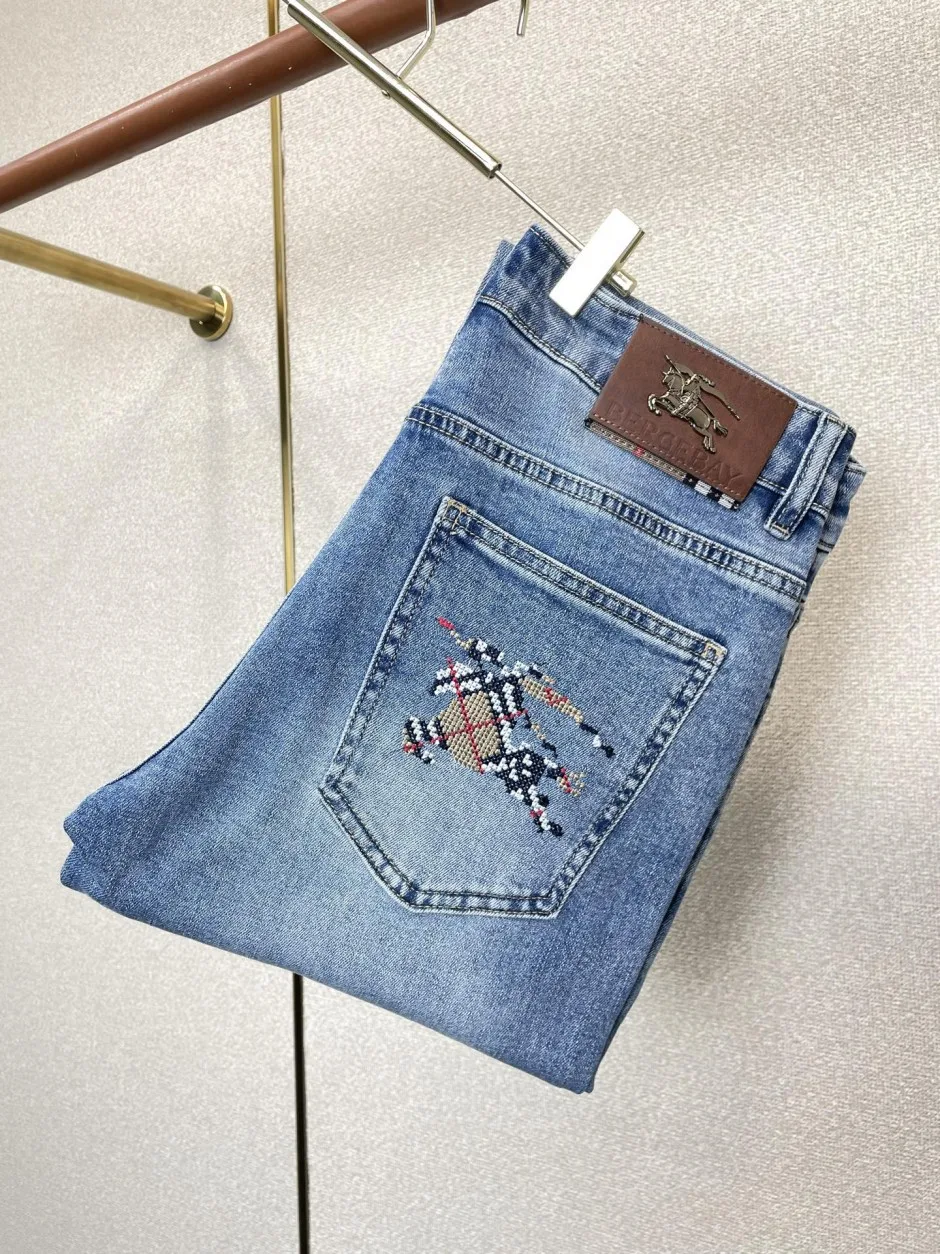 定番 合わせやすい デニムパンツ バーバリー ジーンズ 偽物 メンズ