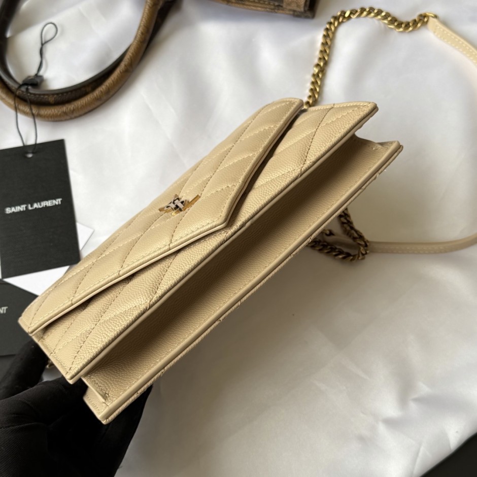 1784879062822260.jpg YSL キルティング チェーンショルダーバッグ イヴ・サンローラン バッグ スーパーコピー ベージュ