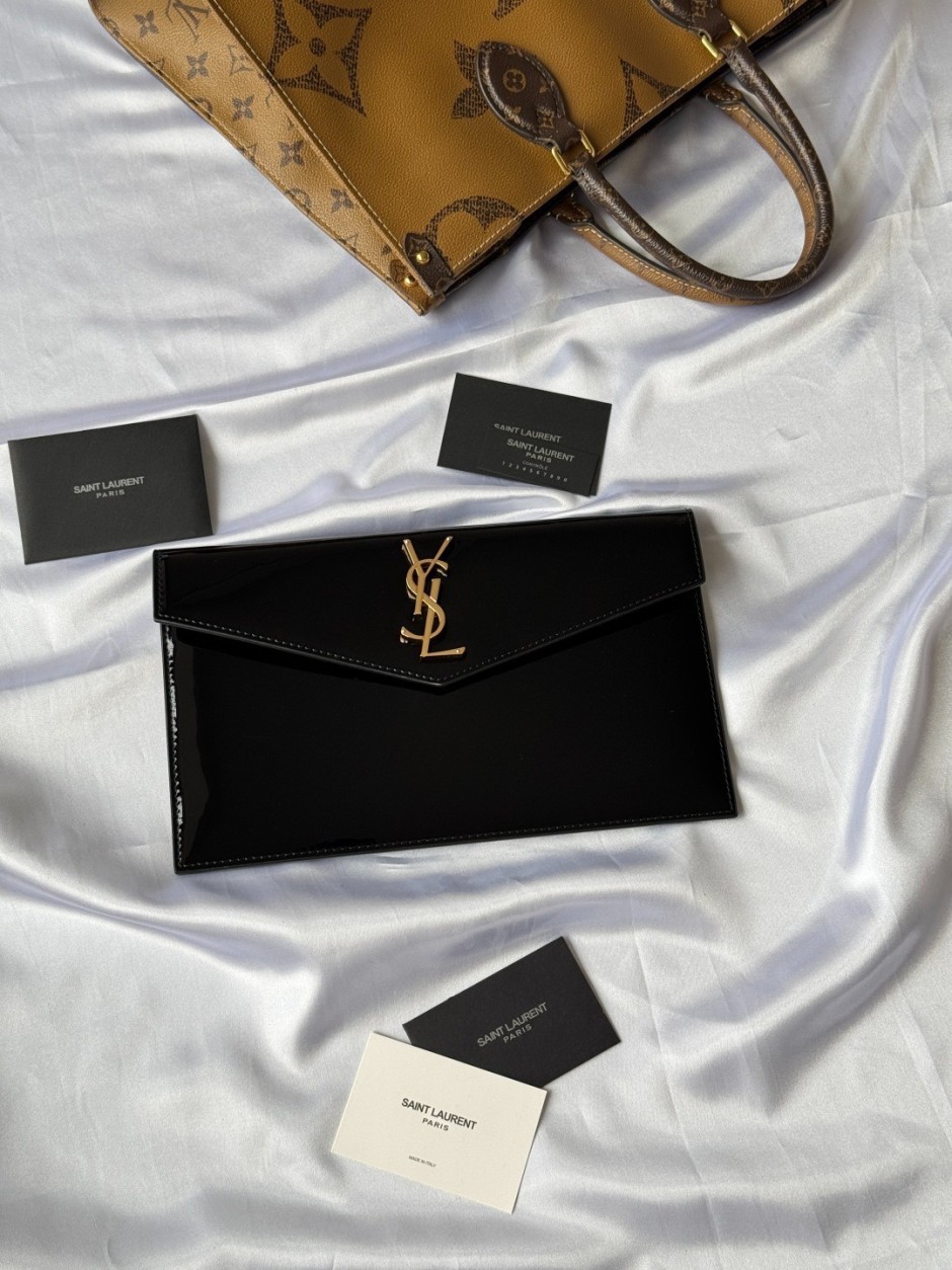 パテントレザー YSLロゴ クラッチバッグ イヴ・サンローラン バッグ スーパーコピー ブラック