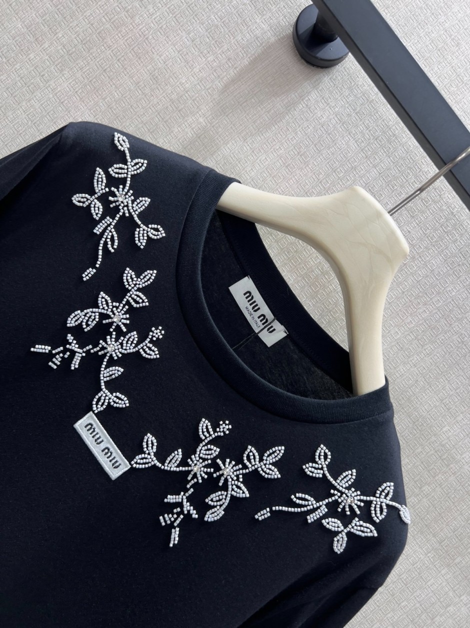 1784969138280632.jpg おしゃれ カジュアル コットン長袖Tシャツ ミュウミュウ Tシャツ 偽物 クルーネック ブラック