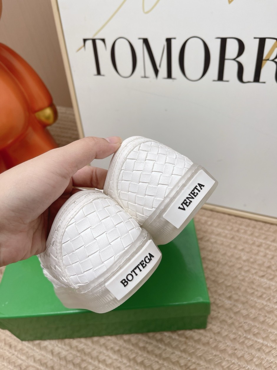 カジュアル 上品 ボッテガ・ヴェネタ スーパーコピー 大人気 セレーナ スニーカー ホワイト