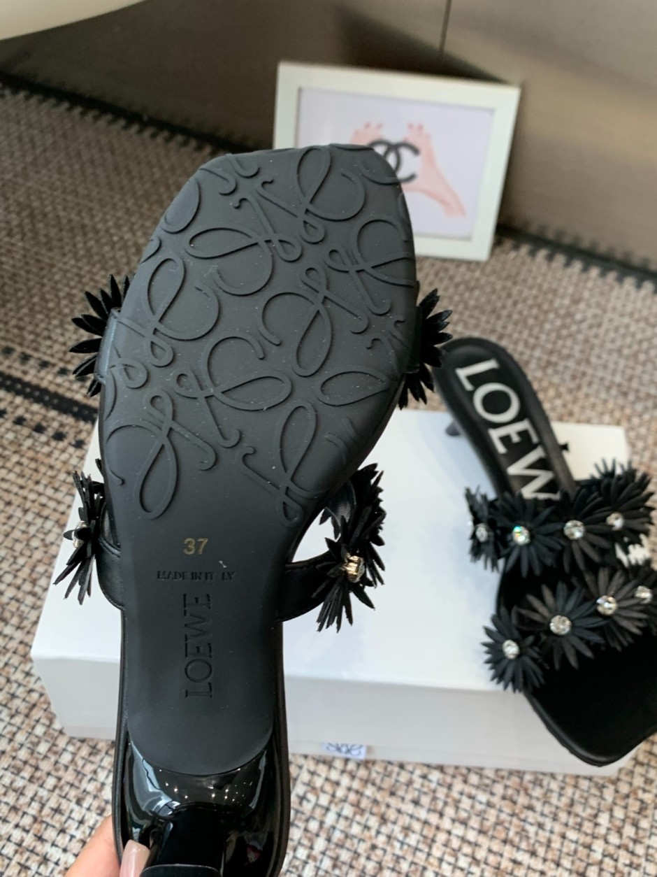 1785308468421342.jpg フラワービジュー ロエベ サンダル コピー キトゥンヒール ミュール ブラック