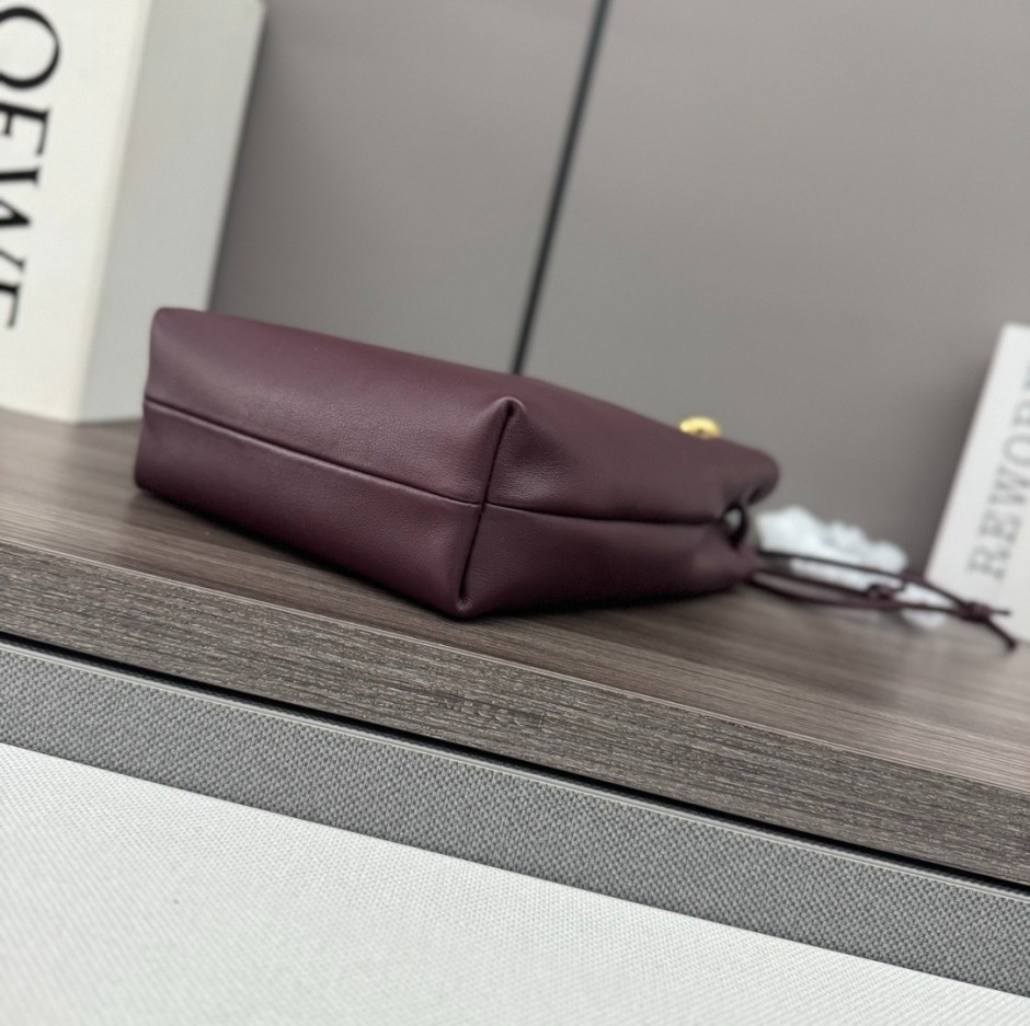 1785324267533461.jpg 人気 エレガント ぺブル ソフトポーチ ショルダーバッグ ロエベ バッグ スーパーコピー ボルドー