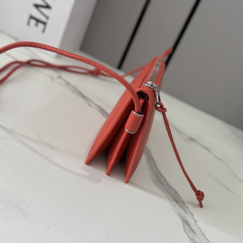 1785326024661586.jpg ジョヤ レザーポーチ ショルダーバッグ ロエベ バッグ スーパーコピー レッド