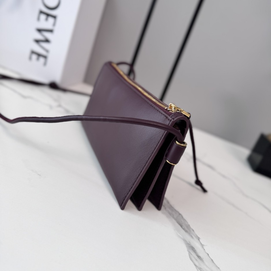 1785326399783894.jpg ロエベ バッグ スーパーコピー ジョヤ レザーポーチ ショルダーバッグ ボルドー