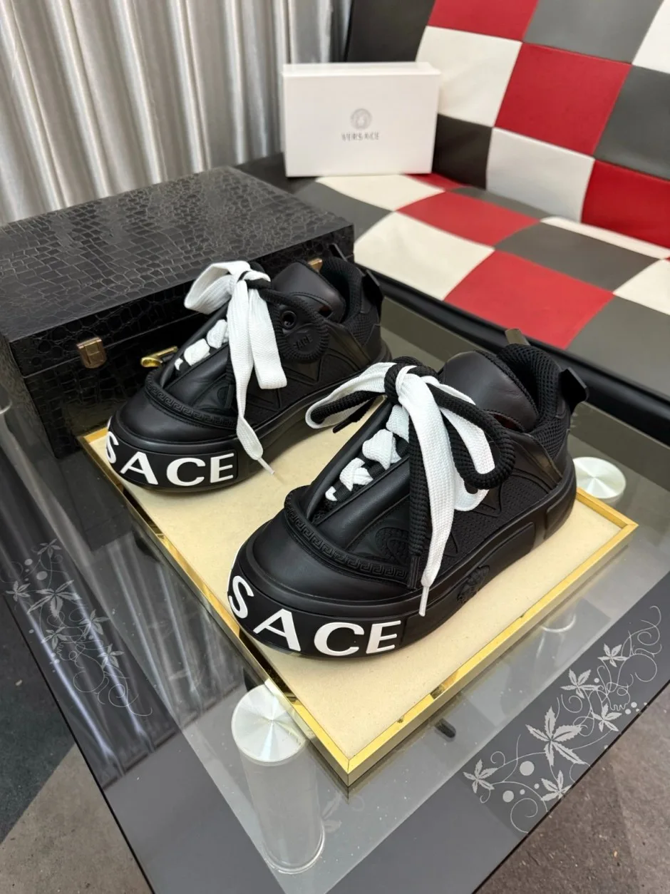 1785557390806429.jpg 注目される スタイリッシュ 厚底スニーカー ヴェルサーチ スニーカー コピー メンズシューズ ブラック