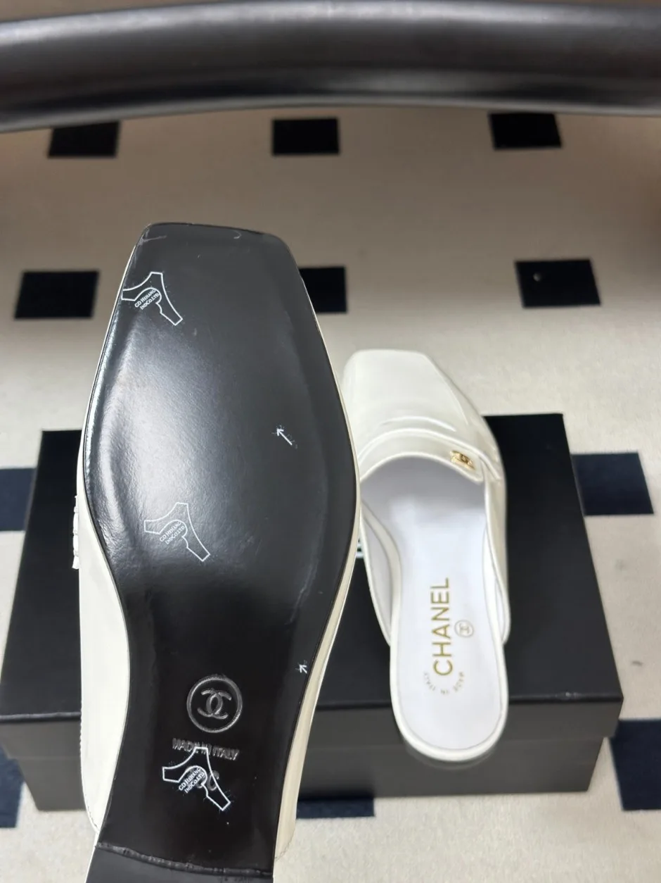 洗練された ココマーク ミュールローファー シャネル スーパーコピー