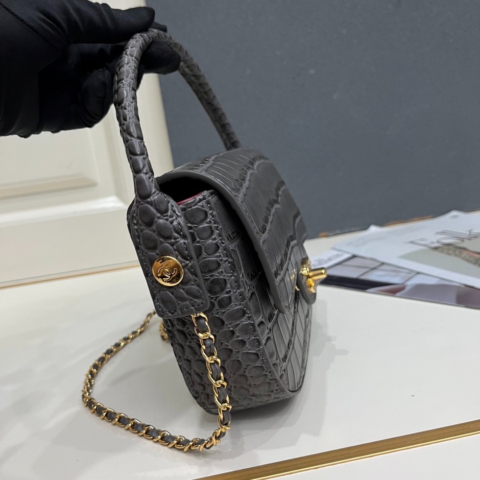 1785660480348651.jpg シャネル バッグ コピー 洗練された クロコ型押し ココマーク ショルダーバッグ グレー