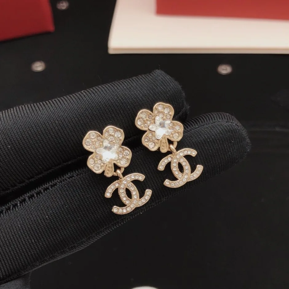 1785812970729403.jpg 可愛い♪ クローバー×スター CCロゴ ピアス シャネル イヤリング 偽物
