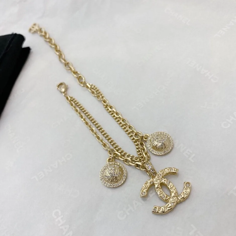 1785833424298412.jpg 目を惹く マルチチャーム シャネル ブレスレット 偽物 フェミニン エレガント