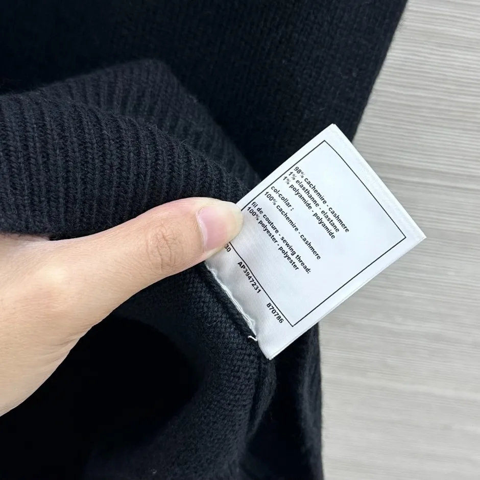 1785908215164328.jpg シンプル シャネル ニット 偽物 カシミヤ混 クルーネック ニットベスト ブラック