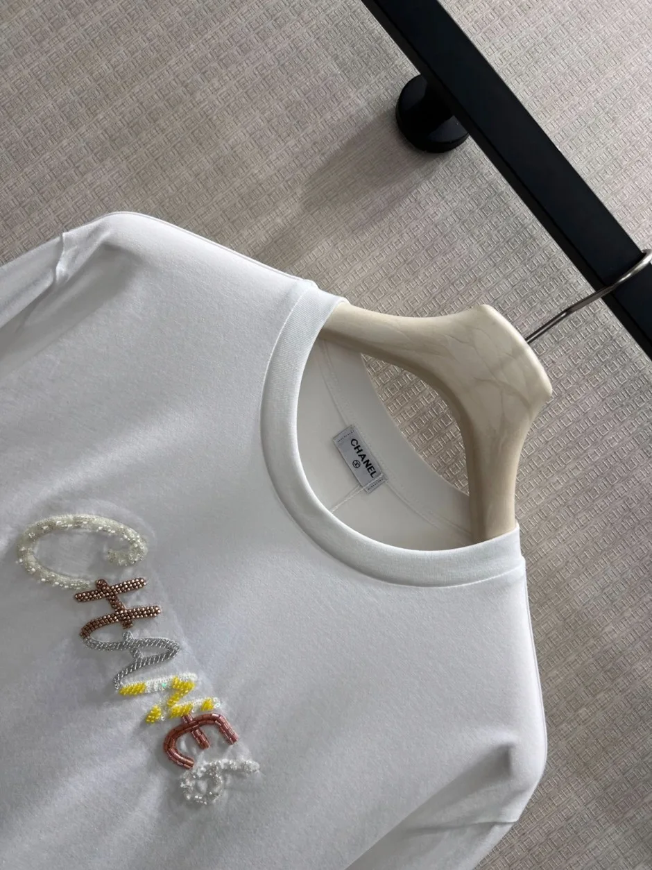 1785923794358354.jpg ベーシック 合わせやすい シャネル Tシャツ 偽物 コットン ロゴ 長袖Tシャツ ホワイト