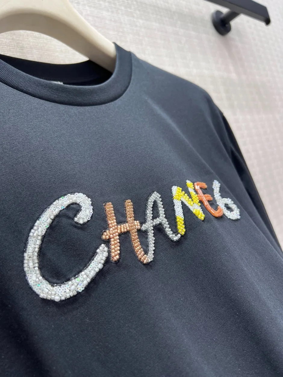 1785923966497116.jpg ベーシック 合わせやすい シャネル Tシャツ 偽物 コットン ロゴ 長袖Tシャツ ブラック