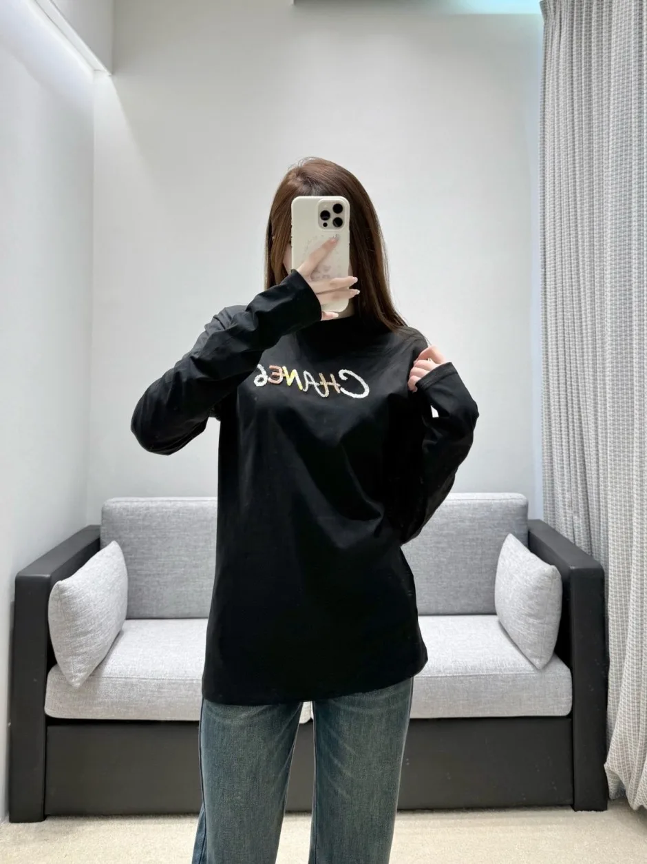 1785923968595004.jpg ベーシック 合わせやすい シャネル Tシャツ 偽物 コットン ロゴ 長袖Tシャツ ブラック