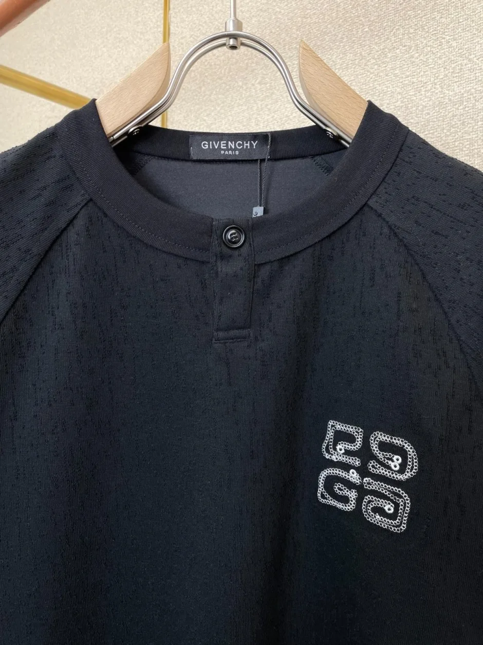 1785991353246903.jpg カジュアル ジバンシィ Tシャツ 偽物 ロゴ ヘンリーネックTシャツ