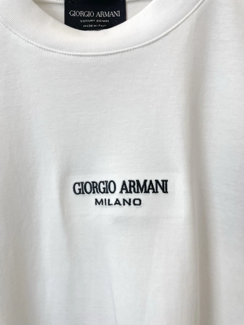 1786009355873385.jpg シンプル ロゴ刺繍 アルマーニ Tシャツ コピー クルーネック 半袖Tシャツ
