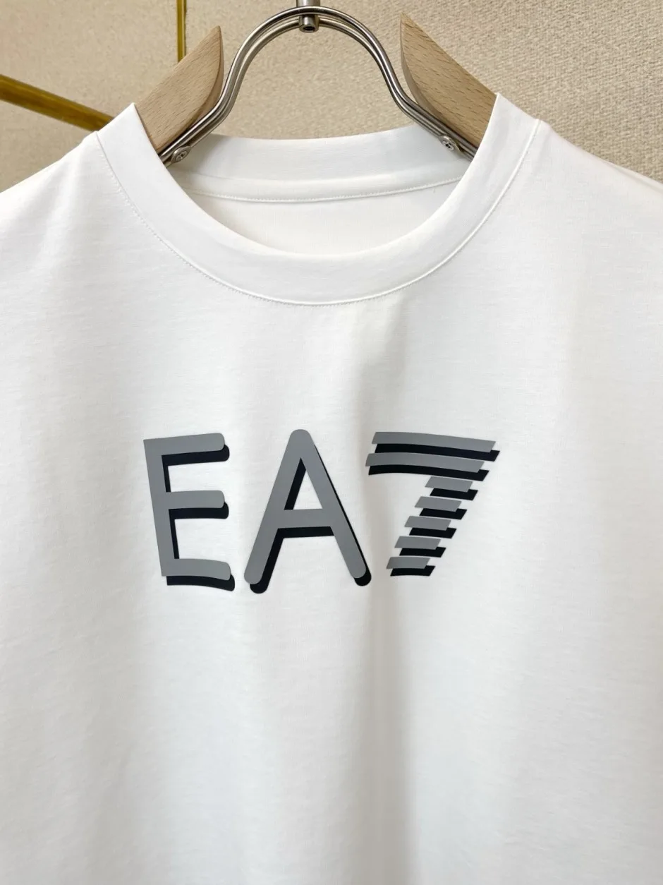 1786013594546806.jpg ベーシック ロゴ入り クルーネック アルマーニ Tシャツ コピー 長袖Tシャツ