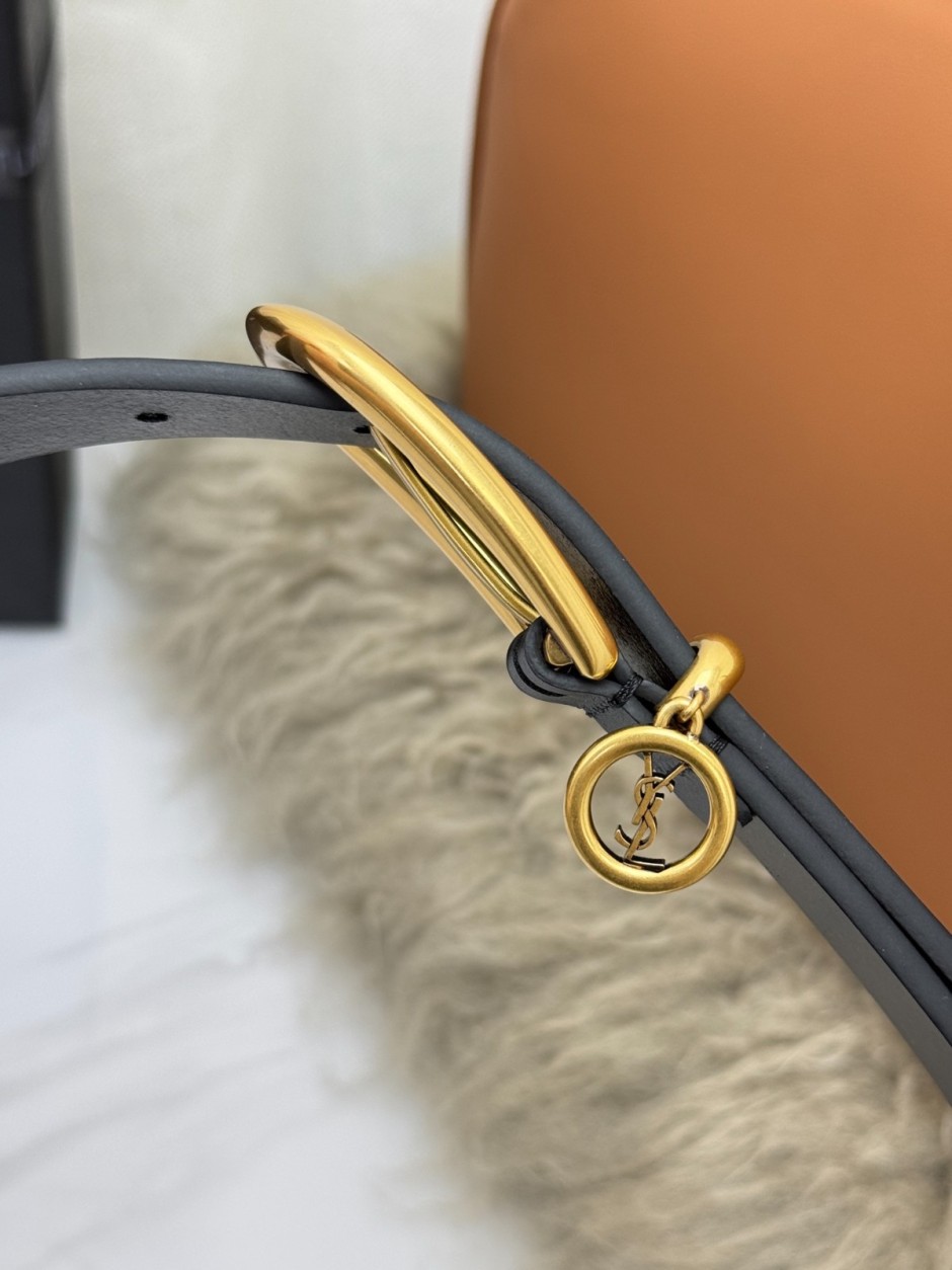 1786020454960074.jpg 洗練された YSL レザー ナローベルト イヴ・サンローラン ベルト 偽物 ブラック