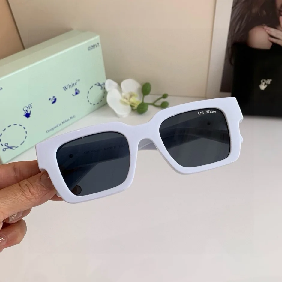 1786076426834296.jpg スタイリッシュ アローロゴ オフホワイト サングラス 偽物 合わせやすい アイウェア