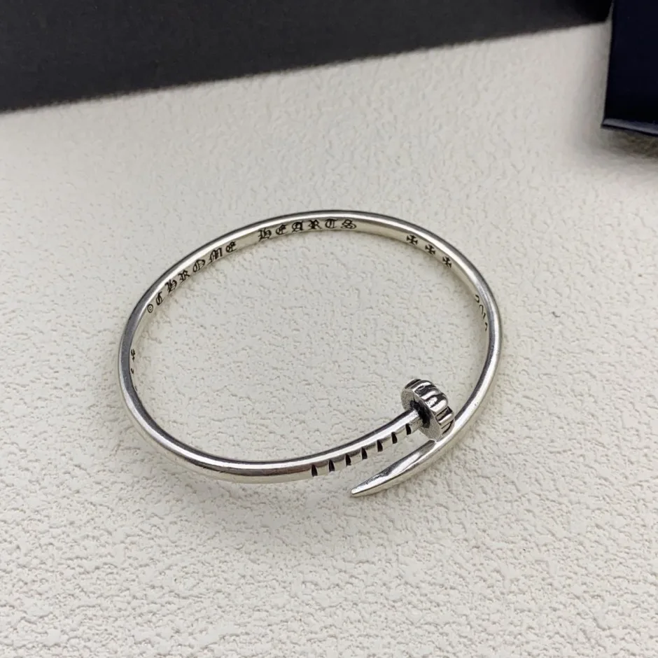 1786184992580645.jpg スタイリッシュ クロムハーツ ブレスレット 偽物 刻印入り バングル