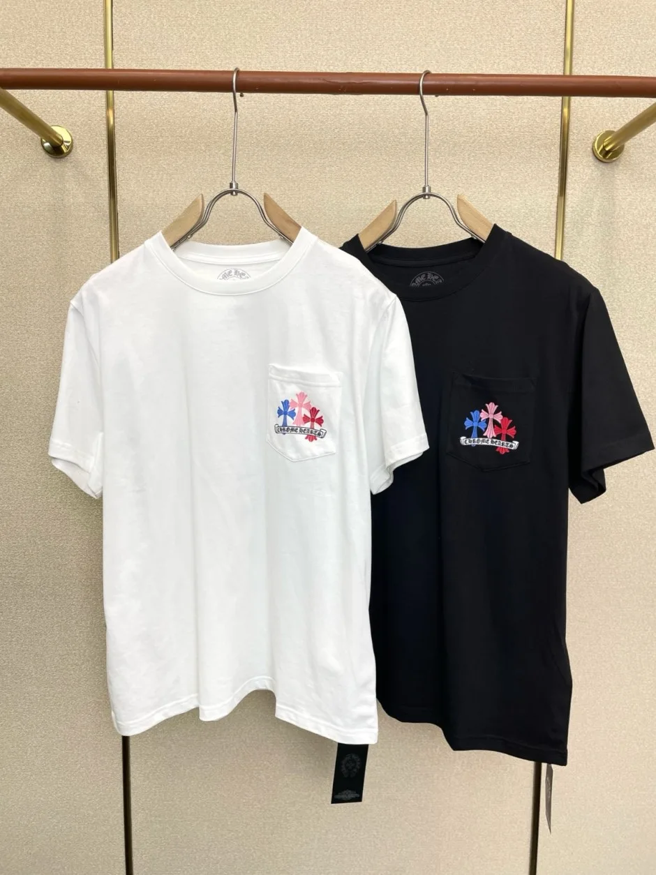 1786255749331074.jpg マルチカラー クロスモチーフ クロムハーツ Tシャツ 偽物 クルーネック 半袖Tシャツ