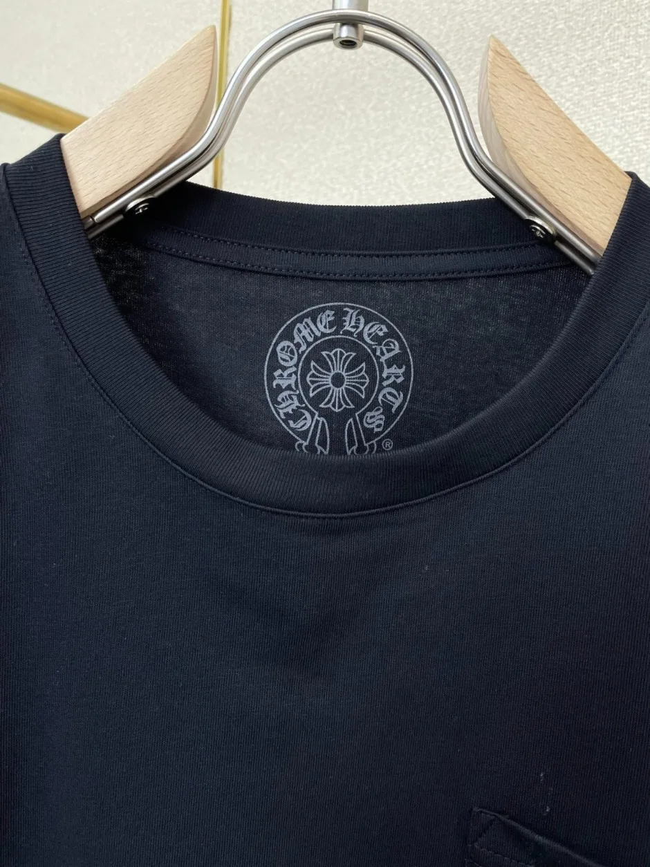 1786255754189442.jpg マルチカラー クロスモチーフ クロムハーツ Tシャツ 偽物 クルーネック 半袖Tシャツ
