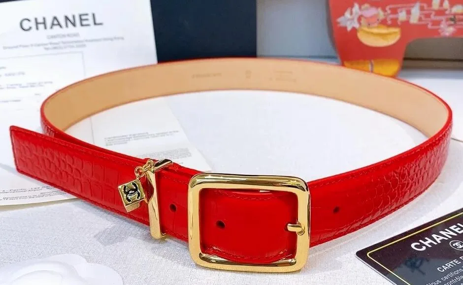 上品 高級感 クロコ型押し レザーベルト シャネル ベルト 偽物 30mm レッド 上品 高級感 クロコ型押し レザーベルト シャネル ベルト 偽物 30mm レッド