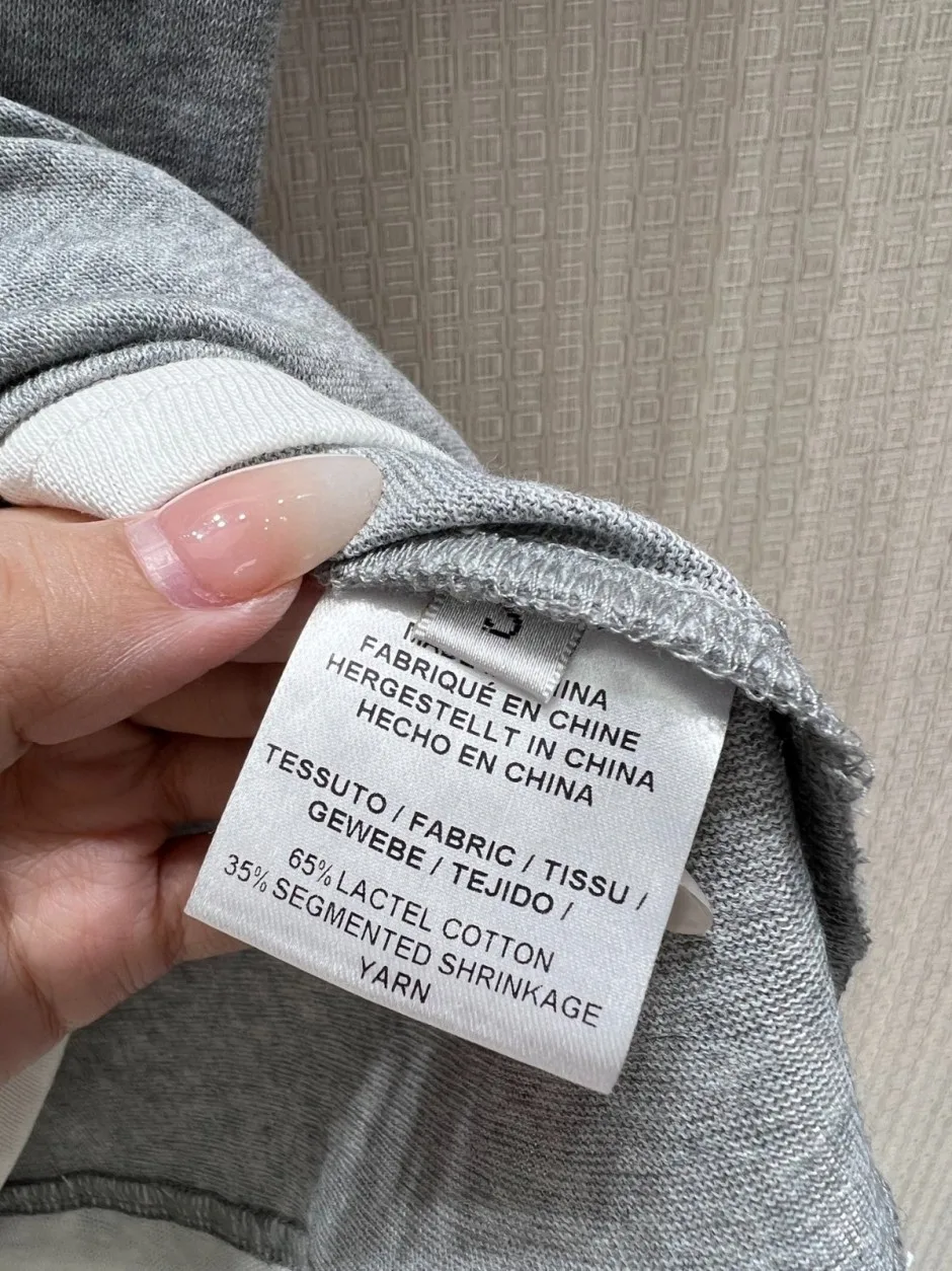 1786349528841832.webp 洗練された 配色 ロゴ 半袖ポロシャツ クロムハーツ Tシャツ 偽物 グレー