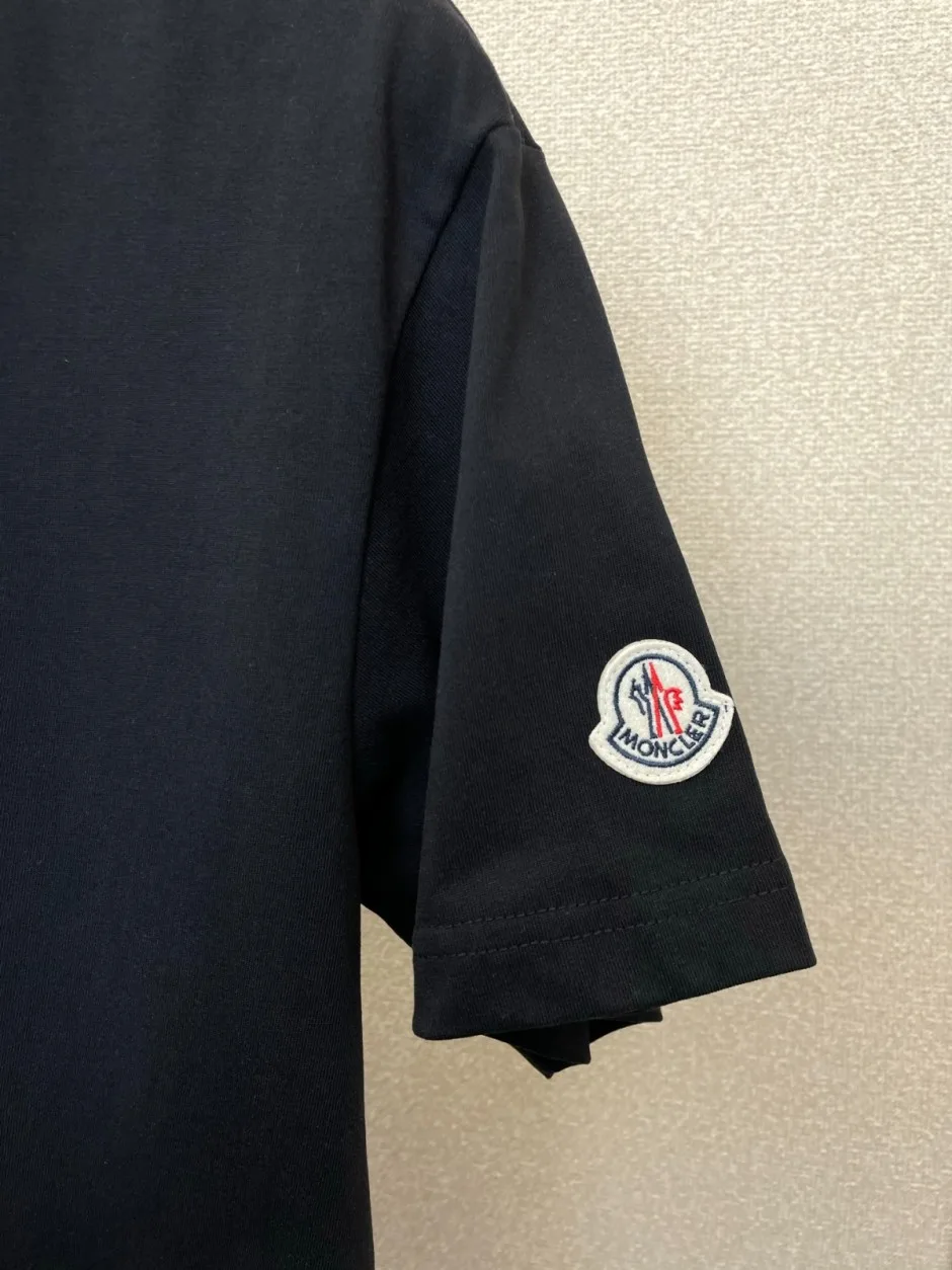 1786429881634298.webp おしゃれ 合わせやすい モンクレール Tシャツ 偽物 クルーネック半袖Tシャツ