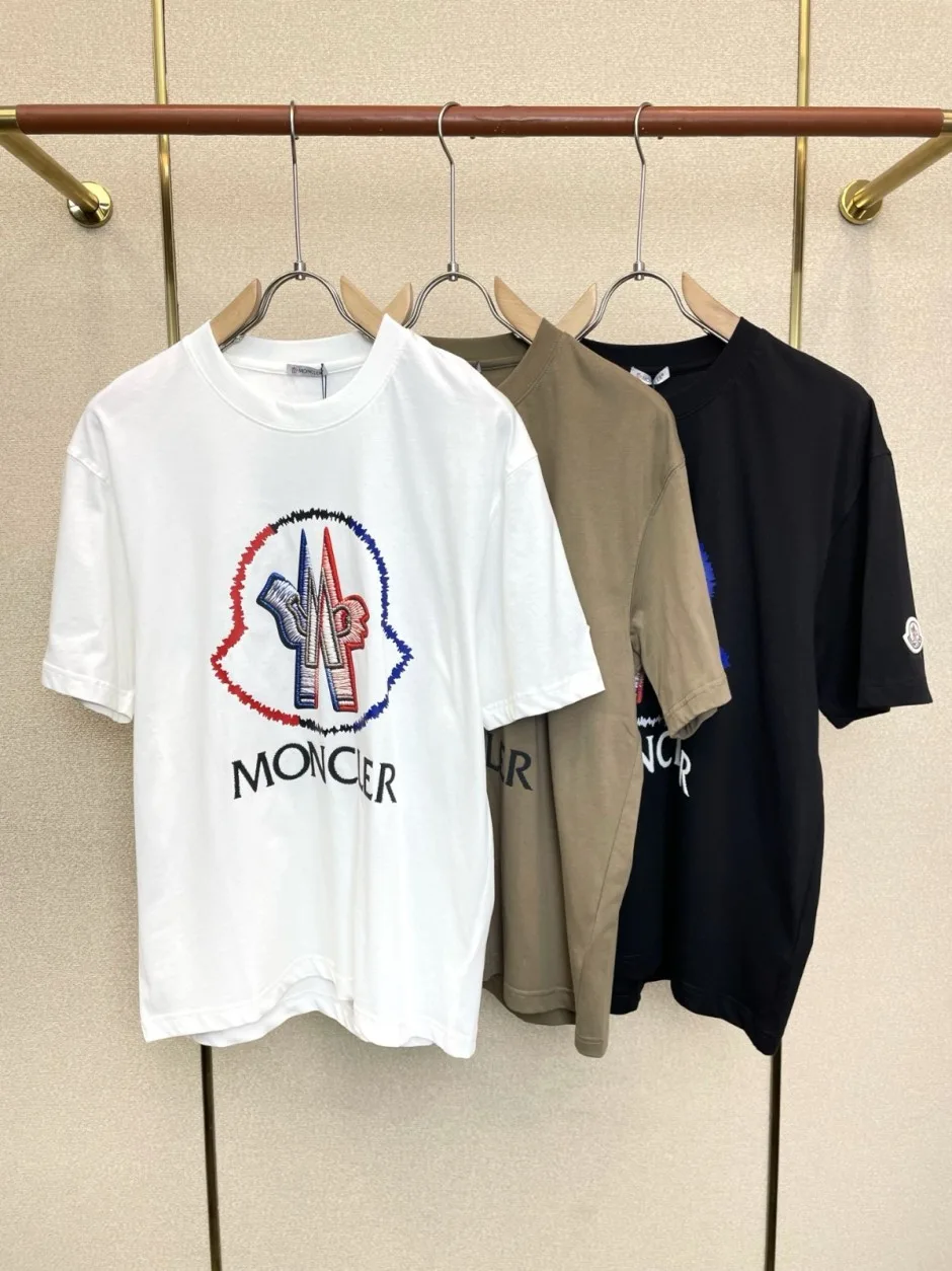 1786434726539180.webp お洒落 合わせやすい モンクレール Tシャツ 偽物 ロゴプリント クルーネック 半袖Tシャツ