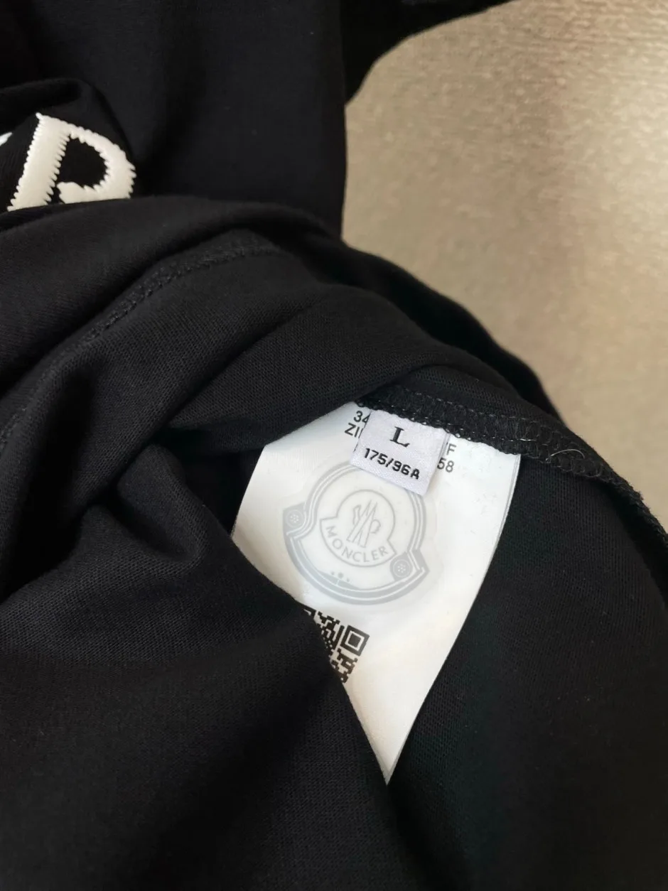 1786434734140689.webp お洒落 合わせやすい モンクレール Tシャツ 偽物 ロゴプリント クルーネック 半袖Tシャツ
