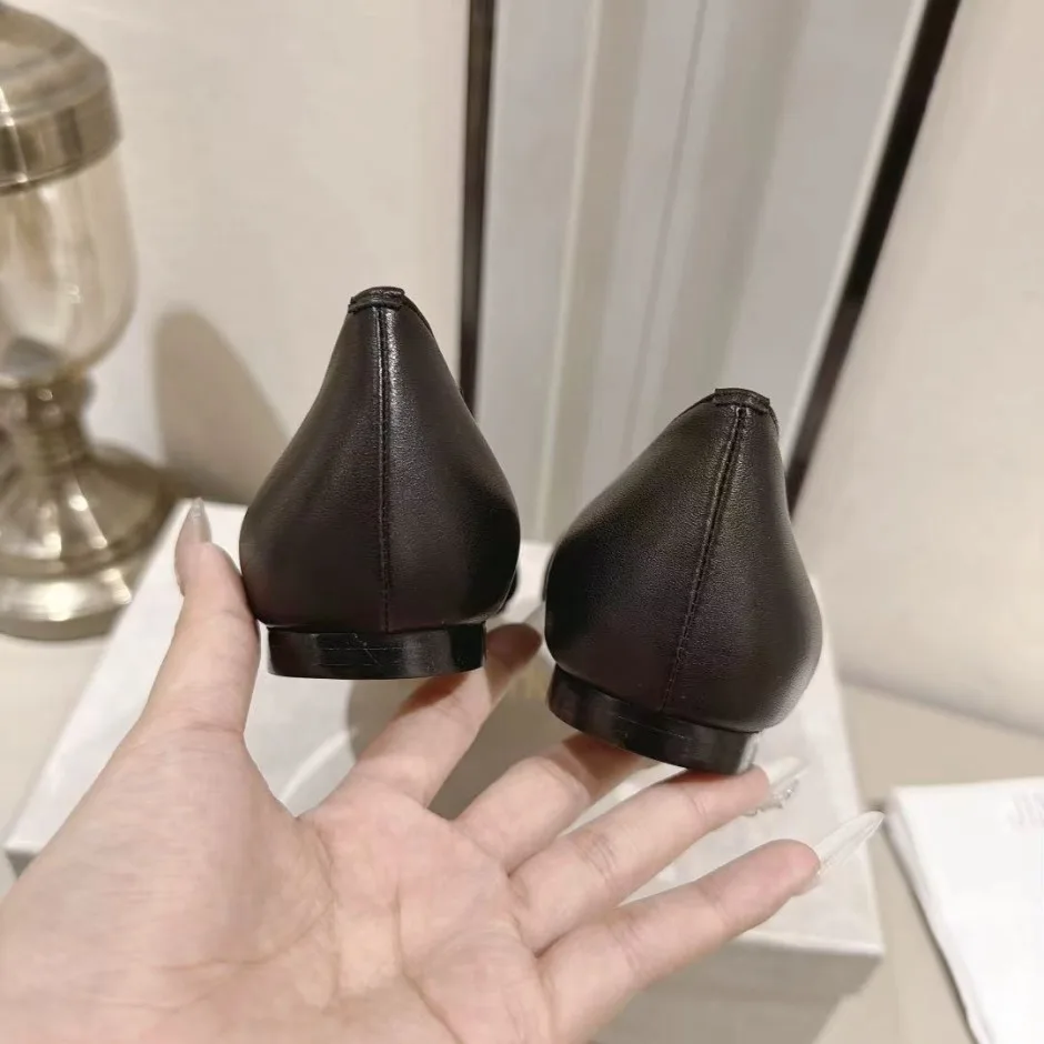 エレガント 洗練された ラフィ バレリーナ ジミーチュウ スーパーコピー ブラック
