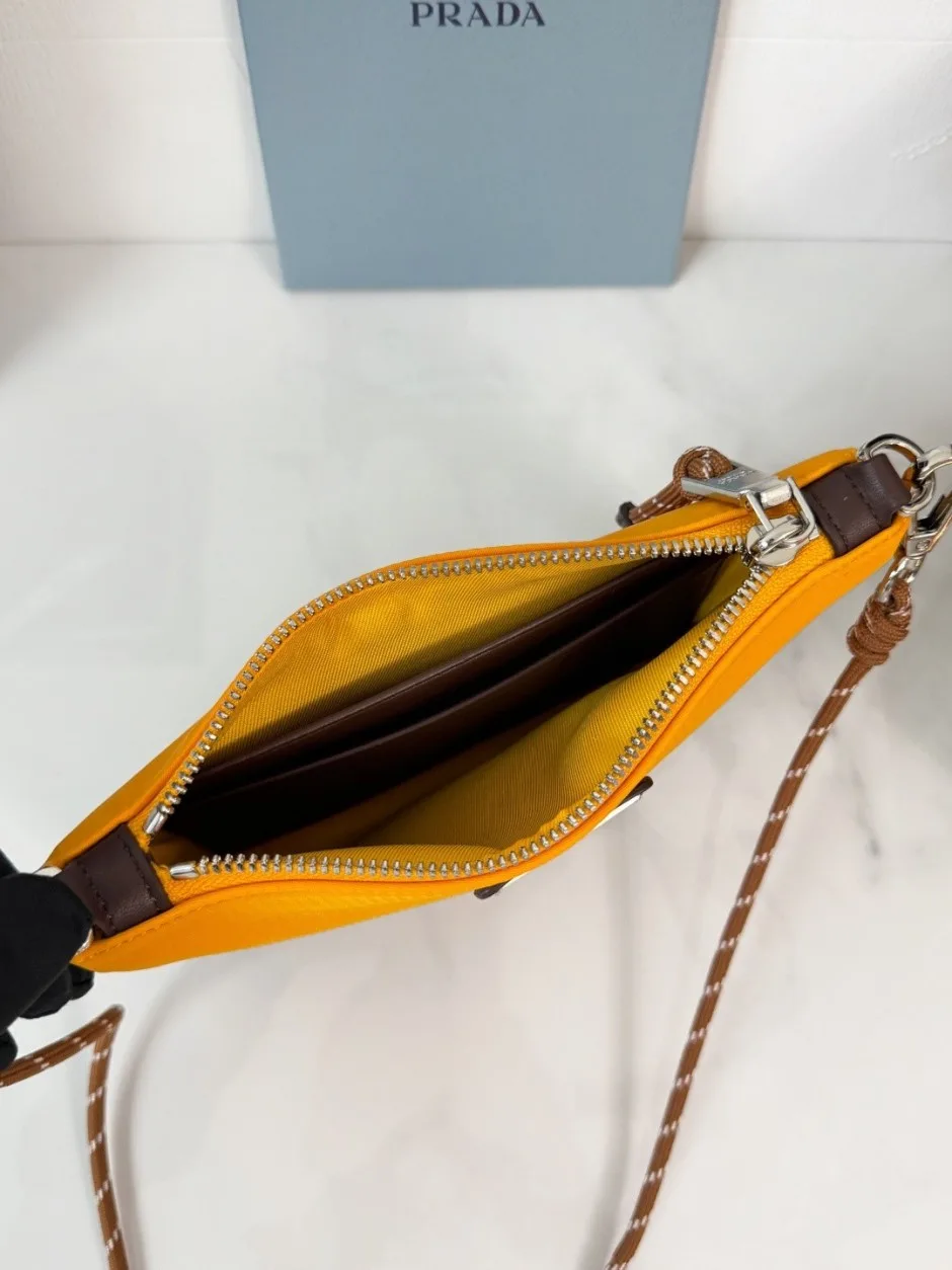 プラダ スピードロック Re-Nylon スマートフォンケース スーパーコピー 2ZT073 イエロー