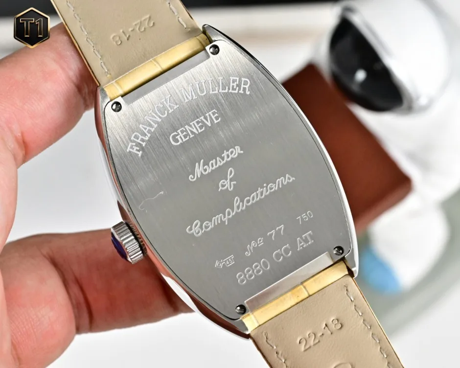 フランク・ミュラー 時計 コピー エレガント 洗練された トノー型 ウォッチ 40mm イエロー