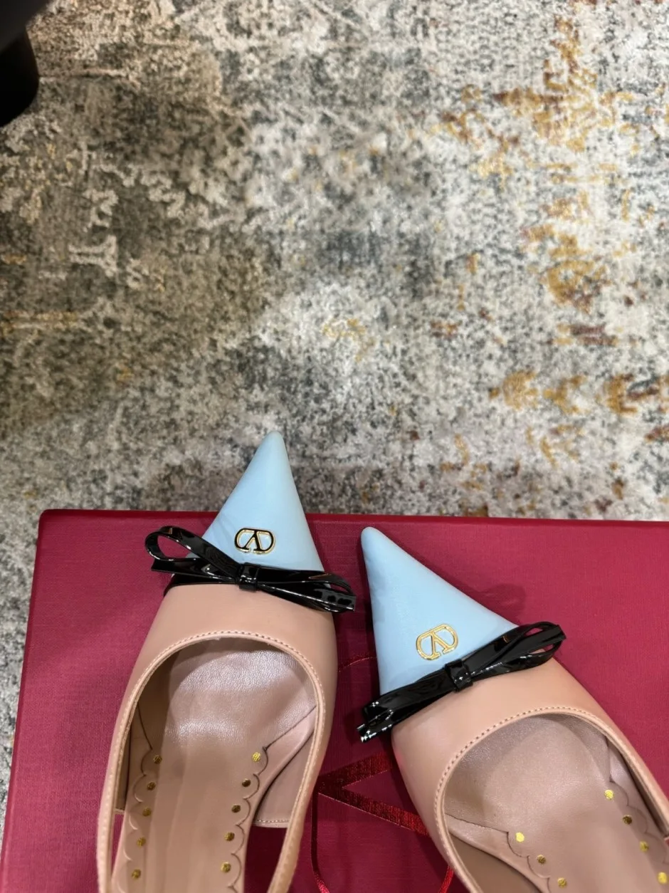 大人可愛い バイカラー スリングバックヴァレンティノ パンプス コピー 7.5cm