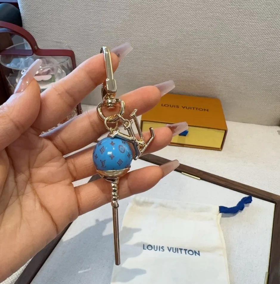 圧倒的な可愛さ LV スイーツ バッグチャーム ルイ・ヴィトン キーホルダー 偽物