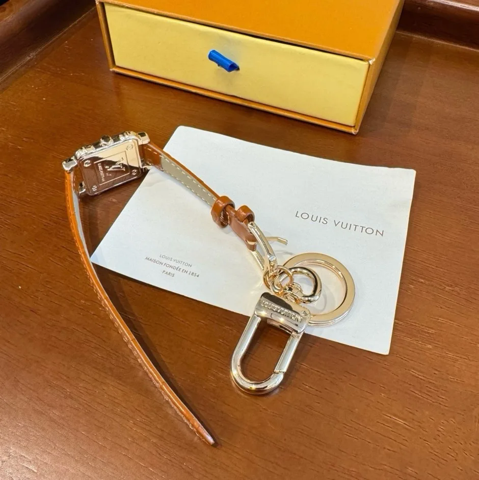 1787202892787444.webp LV Watch キーホルダー バッグチャーム レザー ルイ・ヴィトン キーホルダー 偽物