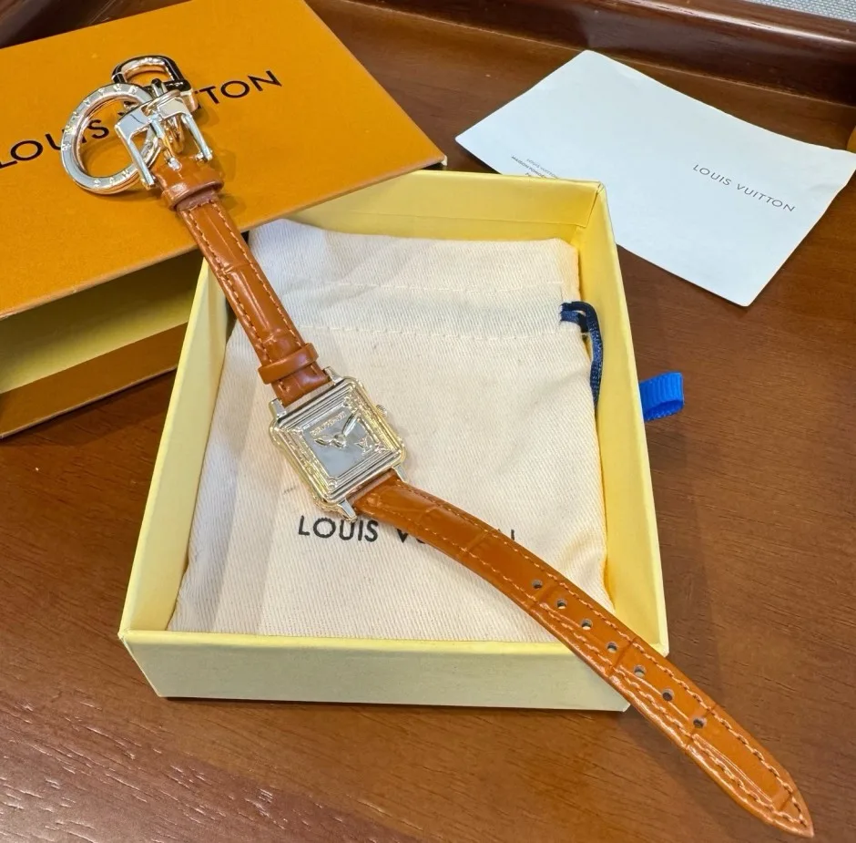 1787202902663912.webp LV Watch キーホルダー バッグチャーム レザー ルイ・ヴィトン キーホルダー 偽物